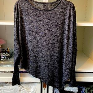 Black and gray scoopneck long sleeve poncho Tunic